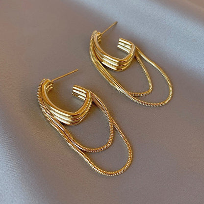 Hurmaava Hopea Korvarengas jokaiseen tilaisuuteen