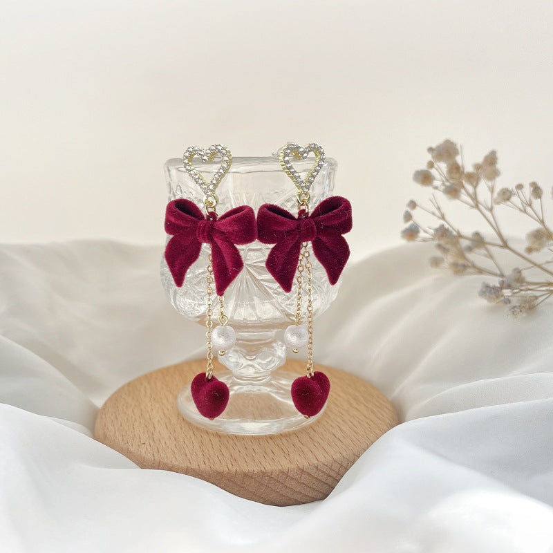 Kaunis Korvarengas ainutlaatuisella tyylillä