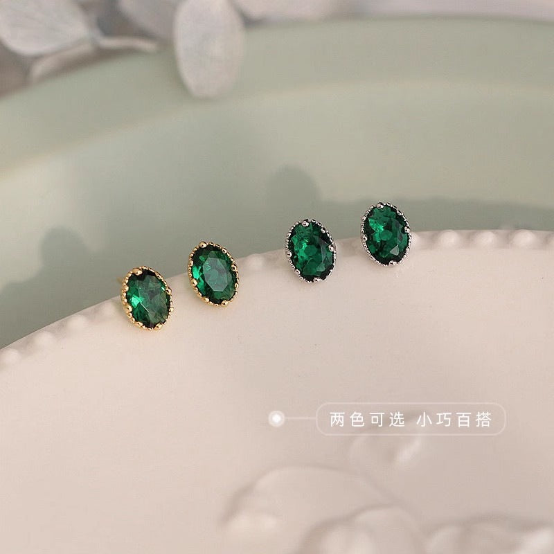 Klassinen Korvarengas ajattomalla viehätyksellä