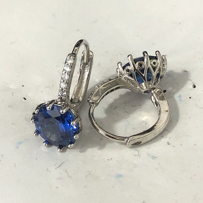 Kaunis Korvarengas ainutlaatuisella tyylillä