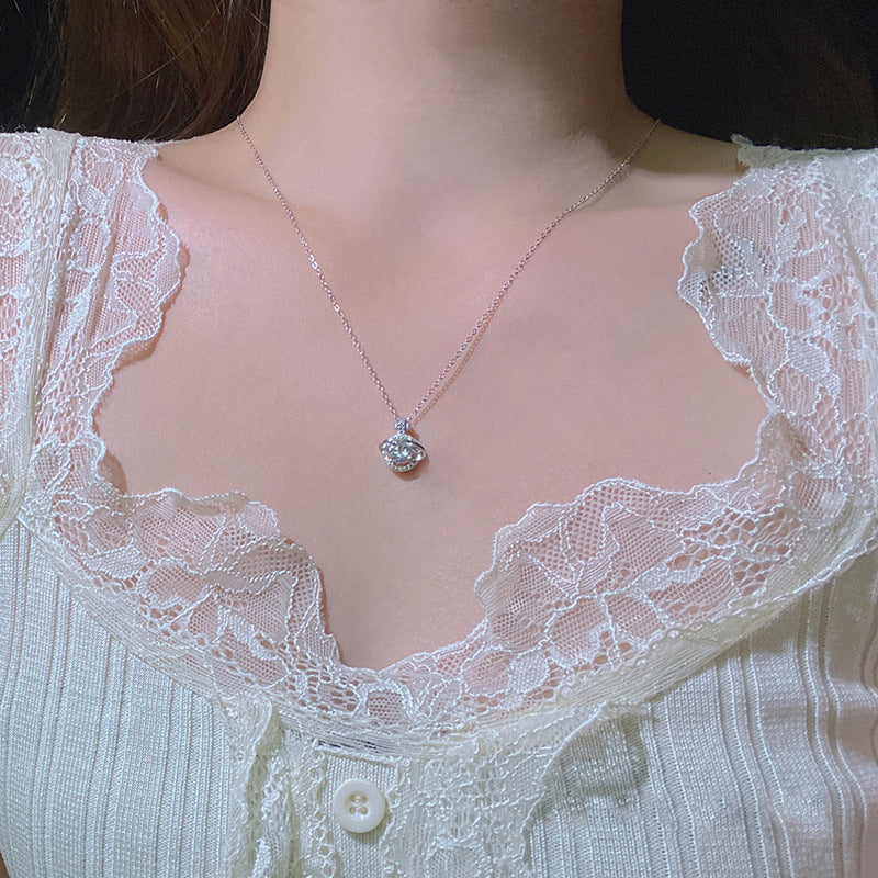 Herkkä käsityö Koru