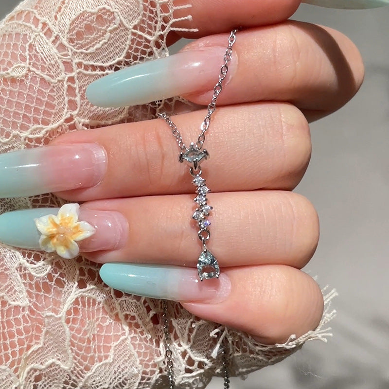 Hurmaava Kaulakoru jokaiseen tilaisuuteen