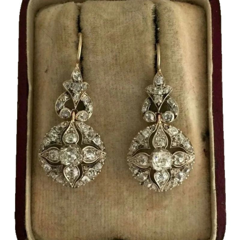 Kaunis Sormus ainutlaatuisella tyylillä