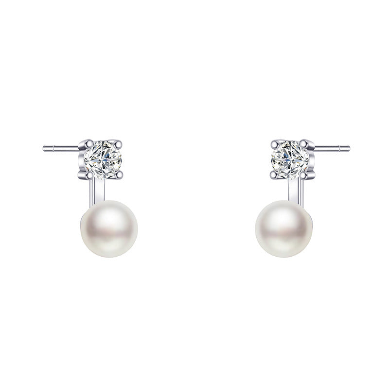 Hurmaava Helmi Korvarengas jokaiseen tilaisuuteen