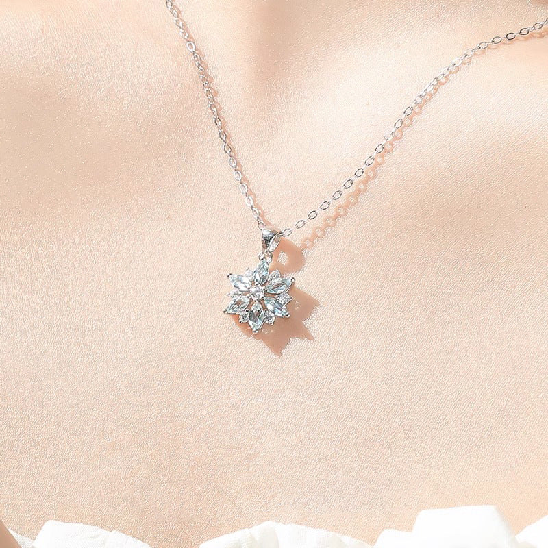 Klassinen Kaulakoru ajattomalla viehätyksellä