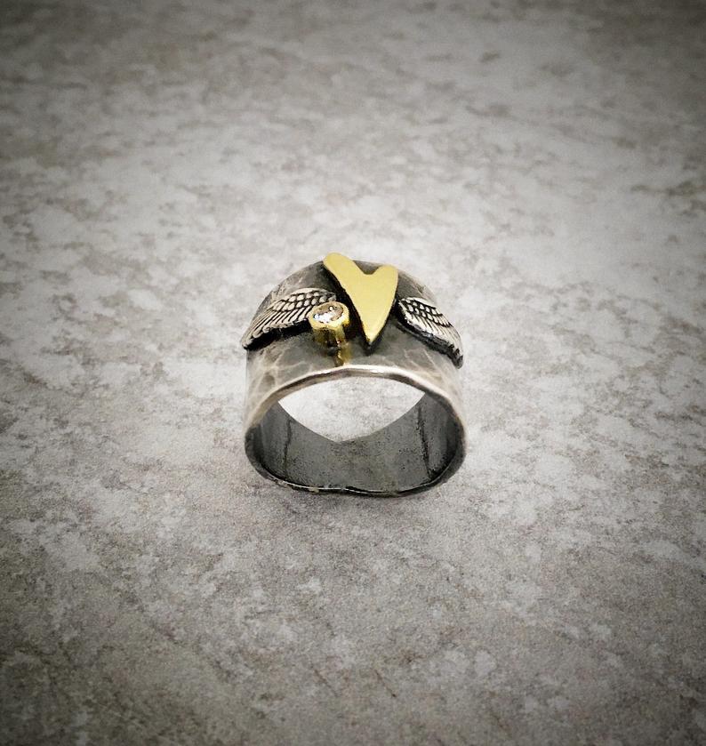 Romanttinen Sormus erityisiin hetkiin