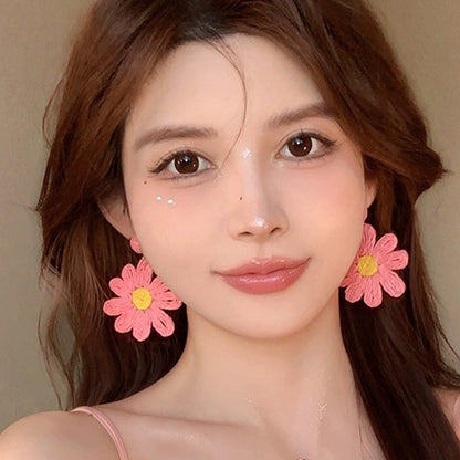 Kaunis Korvarengas ainutlaatuisella tyylillä