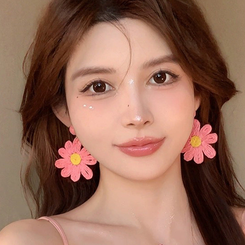 Kaunis Korvarengas ainutlaatuisella tyylillä