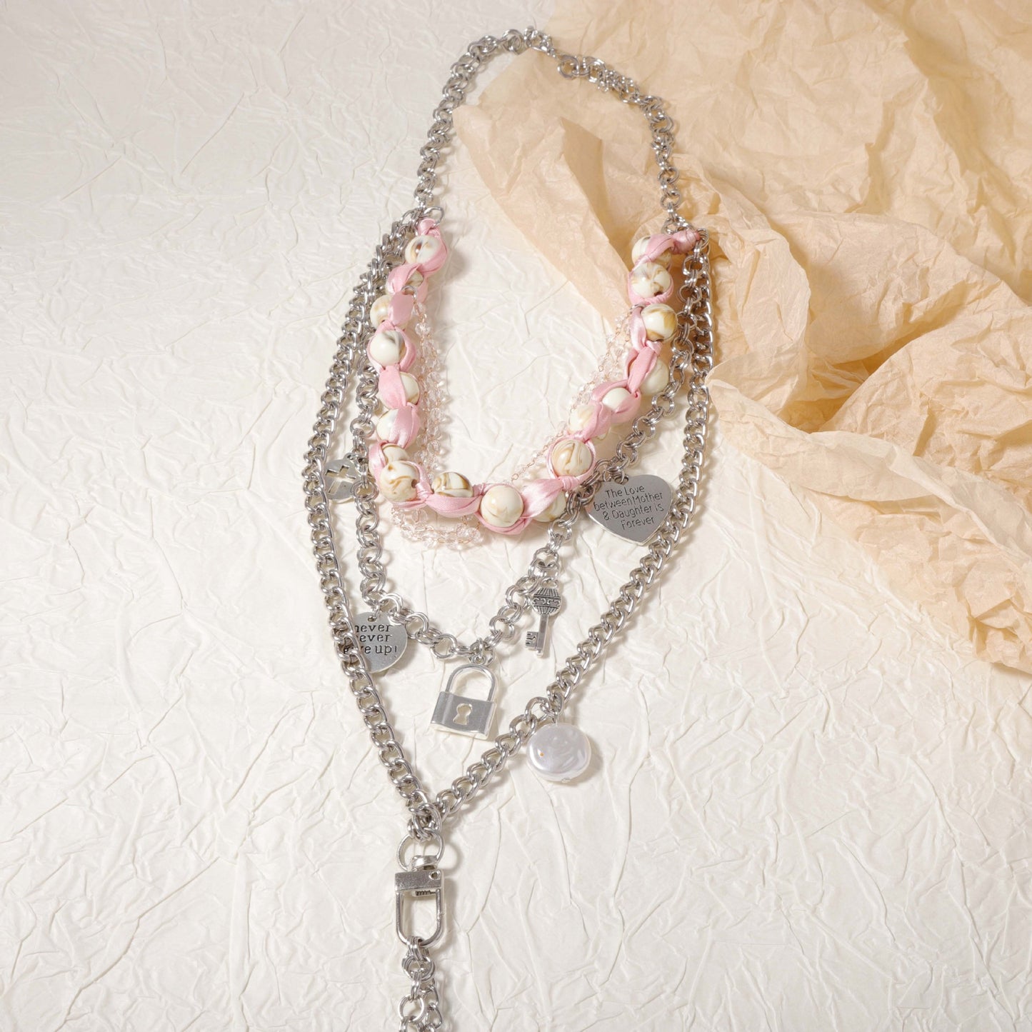 Kaunis Kaulakoru ainutlaatuisella tyylillä