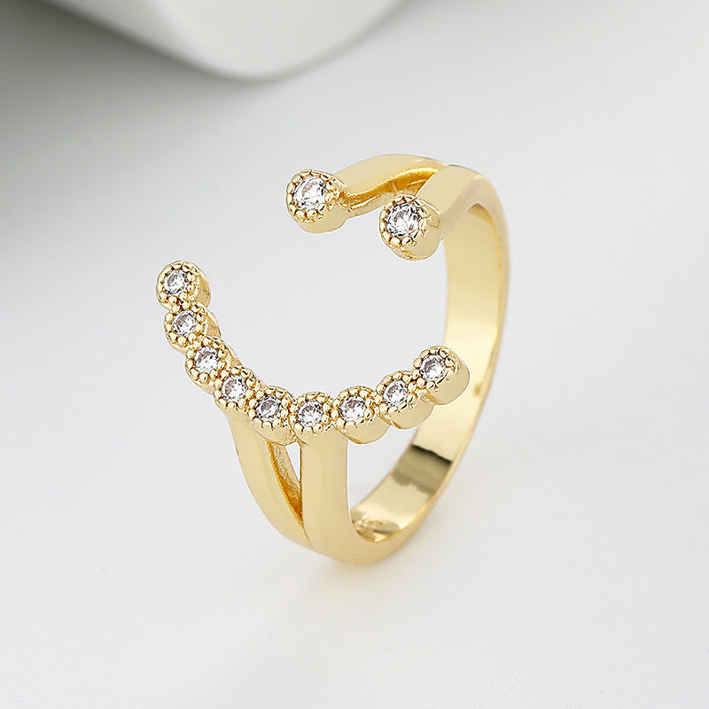 Kaunis Sormus ainutlaatuisella tyylillä