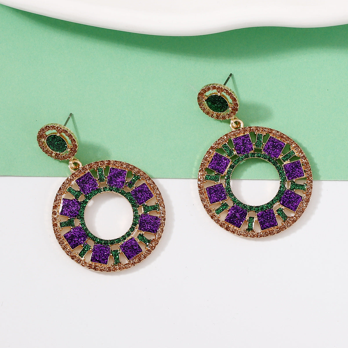 Elegantti Korvarengas jokaiseen tilaisuuteen