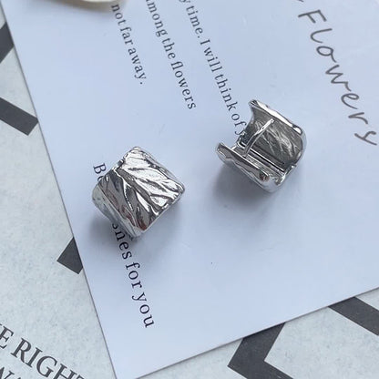 Kaunis Korvarengas ainutlaatuisella tyylillä