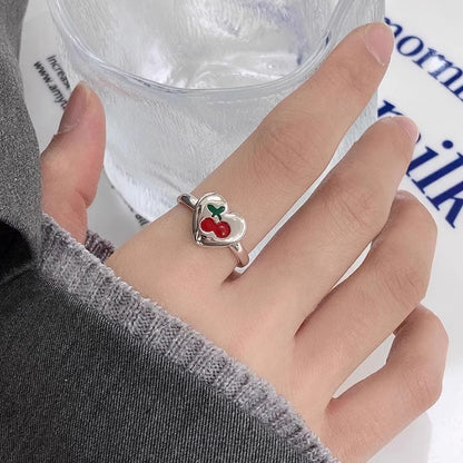 Klassinen Sormus ajattomalla viehätyksellä