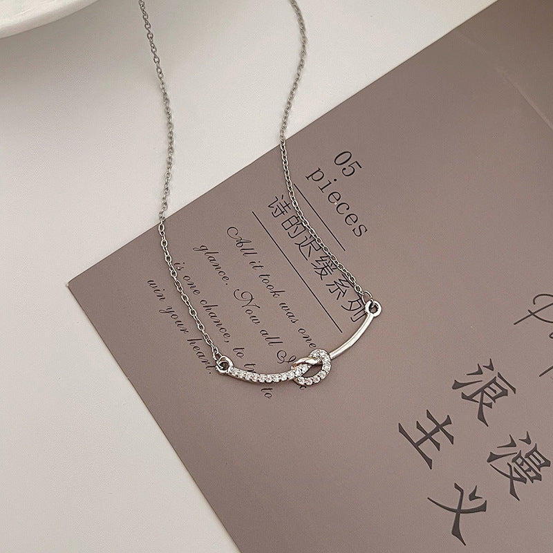 Käsintehty vintage Kaulakoru