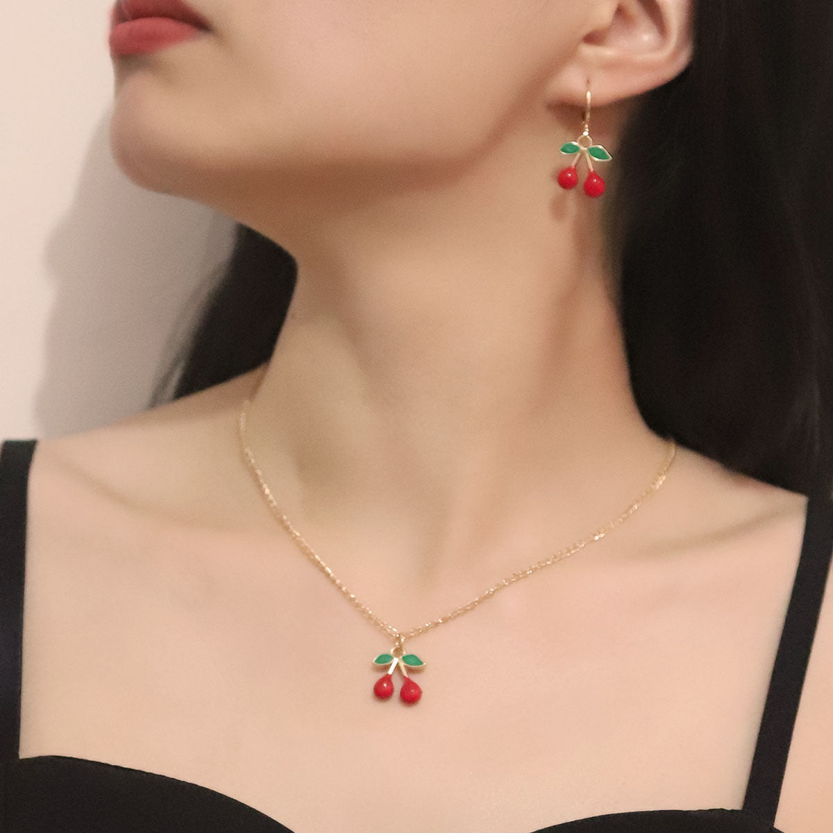 Kaunis Korvarengas ainutlaatuisella tyylillä