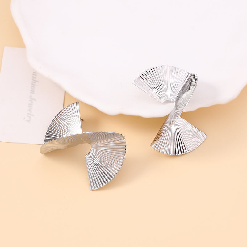 Käsintehty vintage Korvarengas