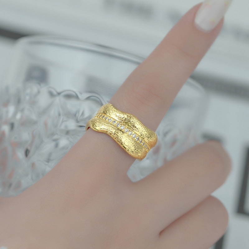 Hurmaava Sormus jokaiseen tilaisuuteen