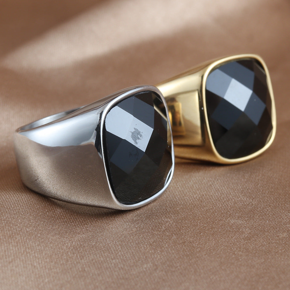 Hurmaava Sormus jokaiseen tilaisuuteen