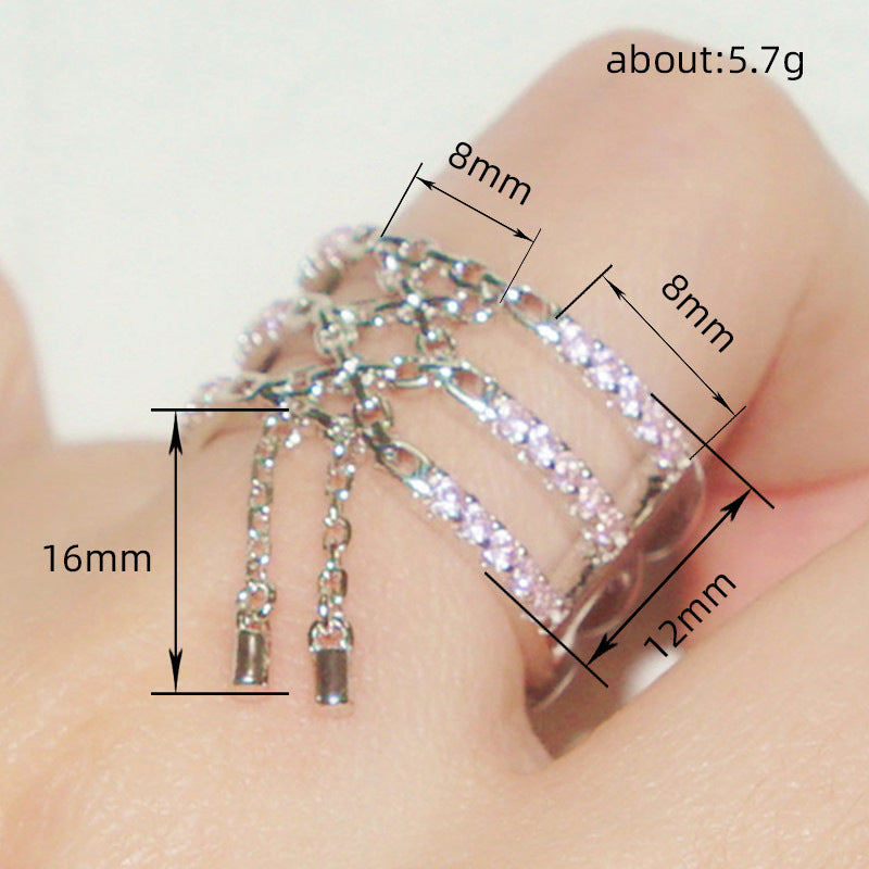 Klassinen Ketju ajattomalla viehätyksellä