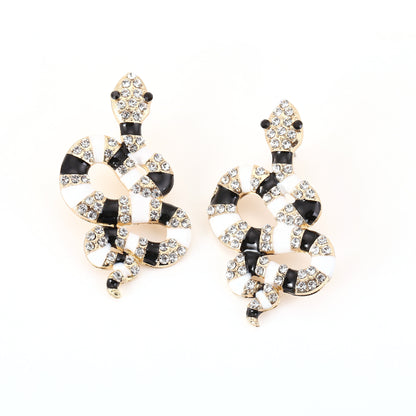 Kaunis Korvarengas ainutlaatuisella tyylillä