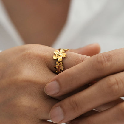 Hurmaava Kulta Sormus jokaiseen tilaisuuteen