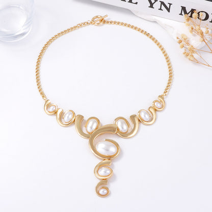 Herkkä käsityö Helmi Kaulakoru