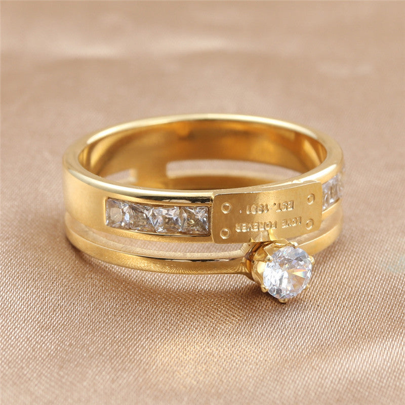 Klassinen Sormus ajattomalla viehätyksellä