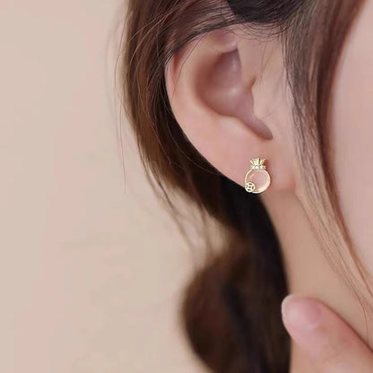 Kaunis Korvarengas ainutlaatuisella tyylillä