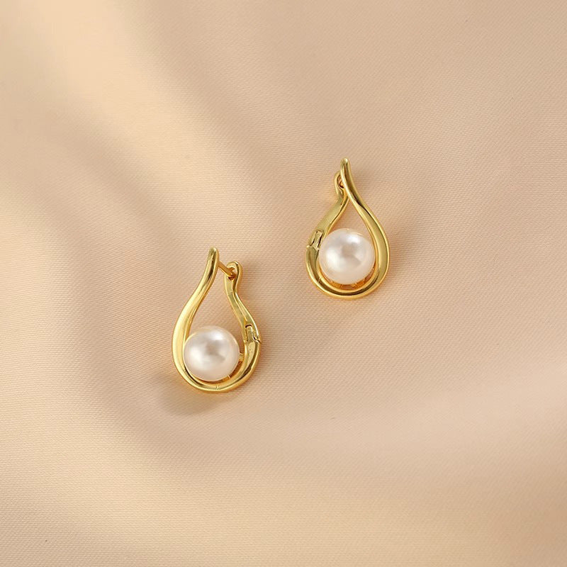 Hurmaava Helmi Korvarengas jokaiseen tilaisuuteen