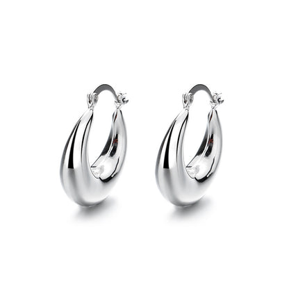 Kaunis Korvarengas ainutlaatuisella tyylillä