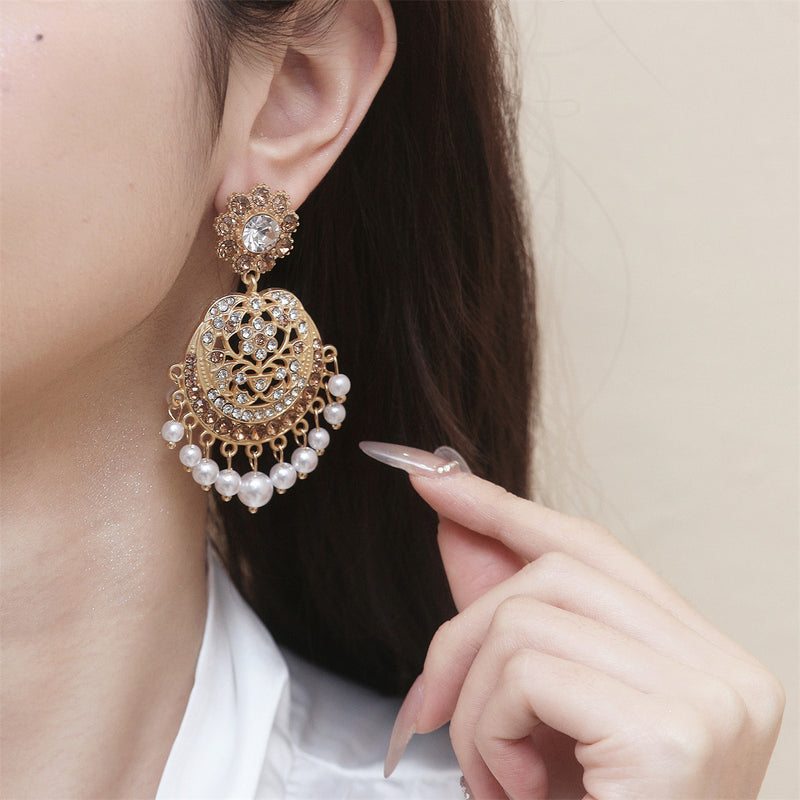 Klassinen Korvarengas ajattomalla viehätyksellä