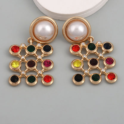 Klassinen Korvarengas ajattomalla viehätyksellä