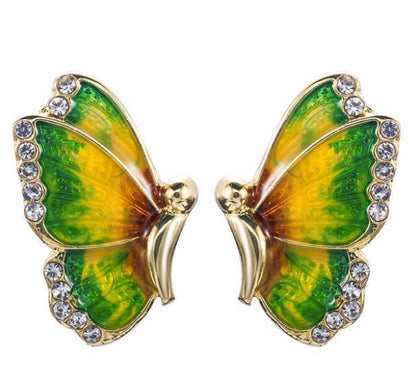 Klassinen Sormus ajattomalla viehätyksellä