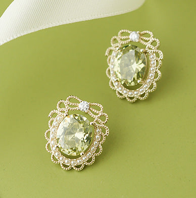 Elegantti Korvarengas jokaiseen tilaisuuteen