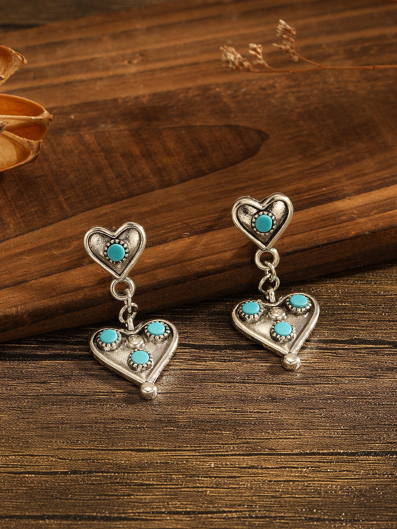 Klassinen Korvarengas ajattomalla viehätyksellä