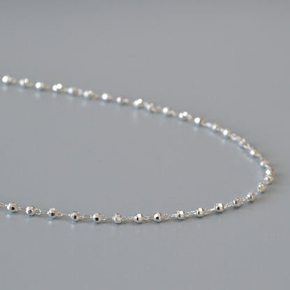 Klassinen Hopea Kaulakoru ajattomalla viehätyksellä