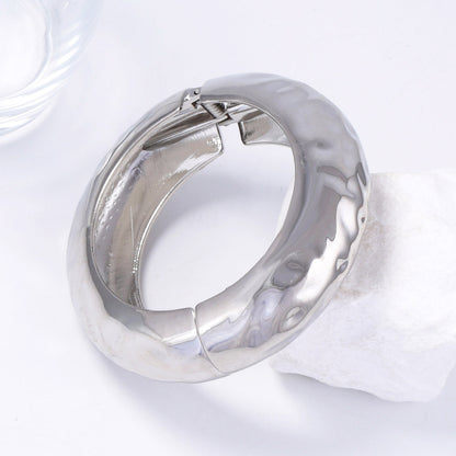 Kaunis Rannekoru ainutlaatuisella tyylillä