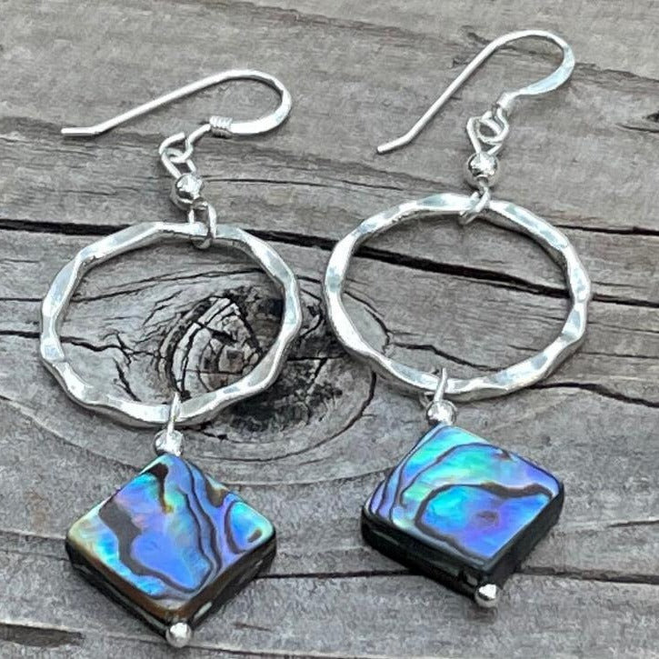 Hurmaava Sormus jokaiseen tilaisuuteen