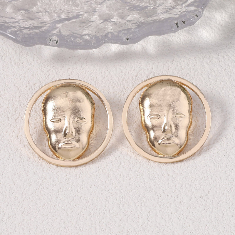 Klassinen Korvarengas ajattomalla viehätyksellä