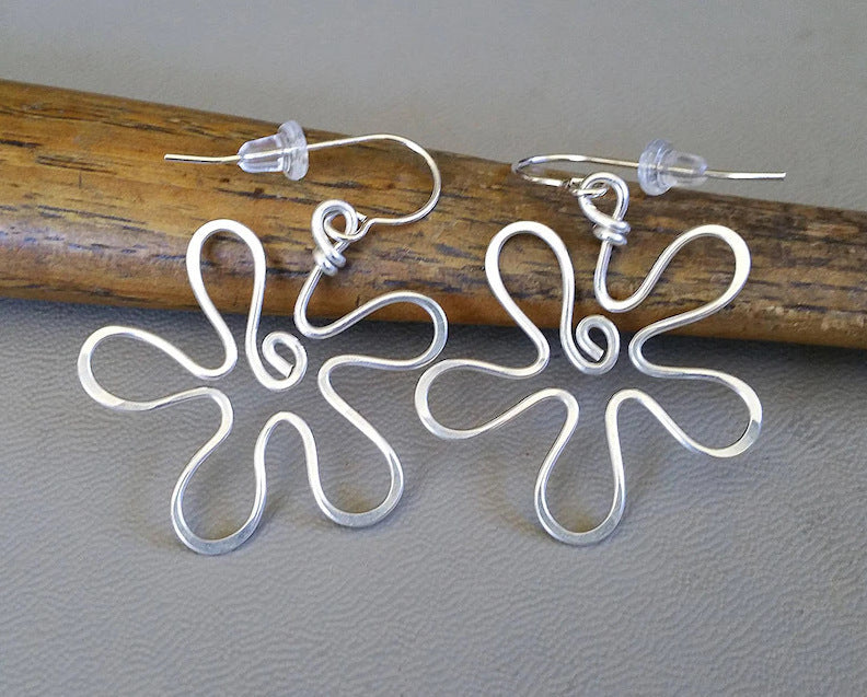 Elegantti Kulta Korvarengas jokaiseen tilaisuuteen