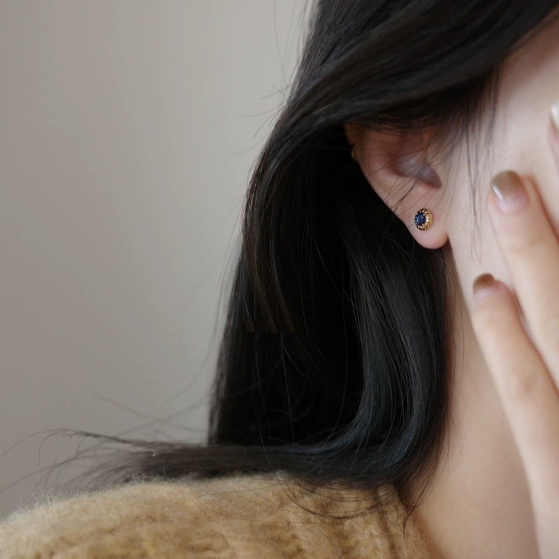 Kaunis Korvarengas ainutlaatuisella tyylillä