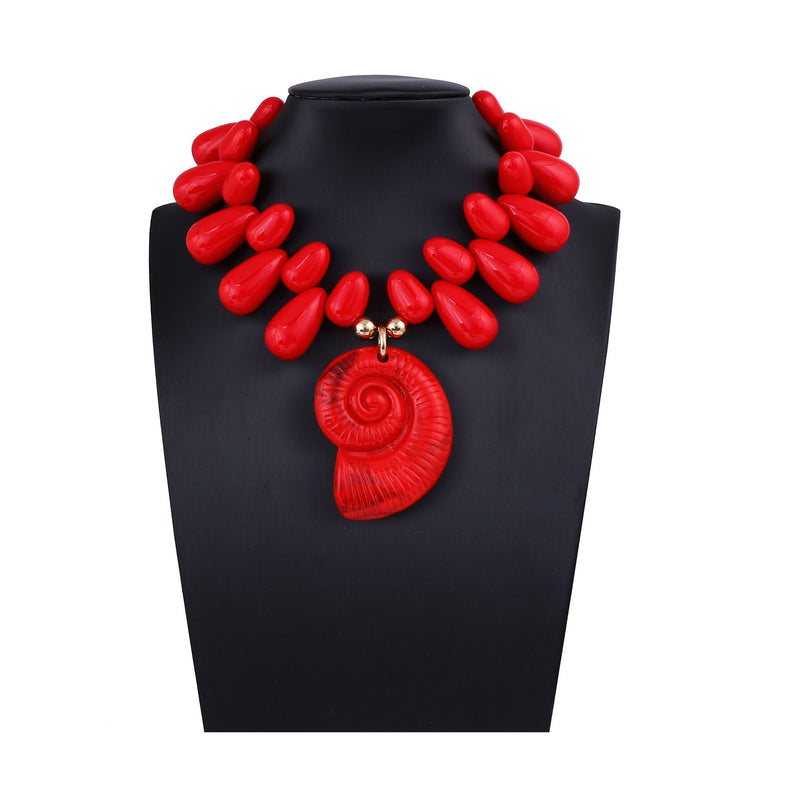 Klassinen Kaulakoru ajattomalla viehätyksellä