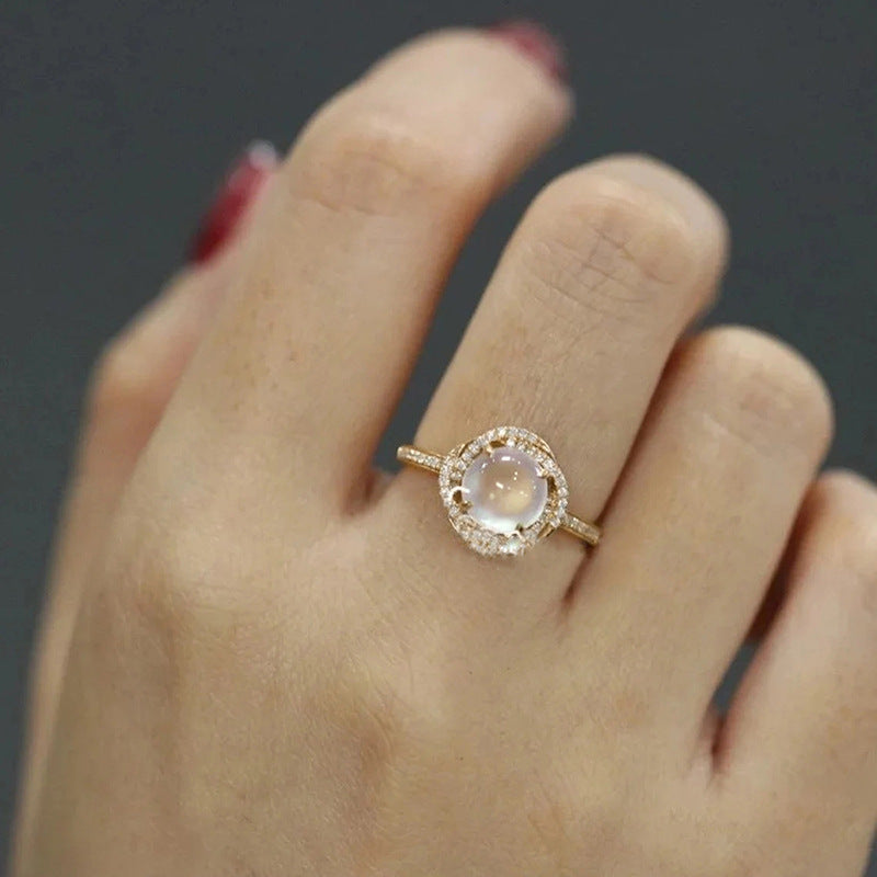 Hurmaava Sormus jokaiseen tilaisuuteen