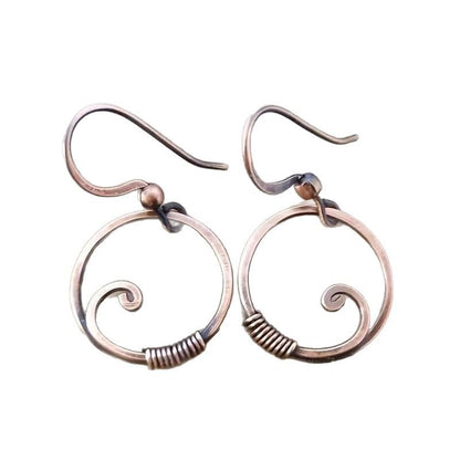 Kaunis Korvarengas ainutlaatuisella tyylillä