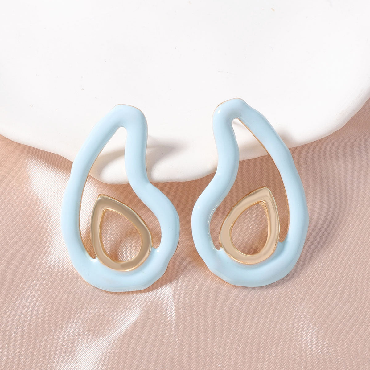 Käsintehty vintage Korvarengas