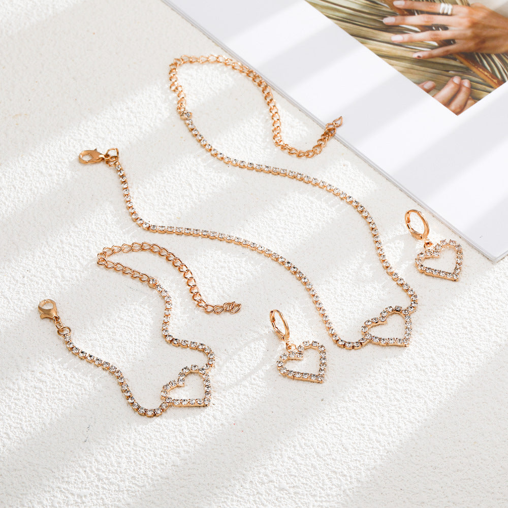 Hurmaava Kaulakoru jokaiseen tilaisuuteen