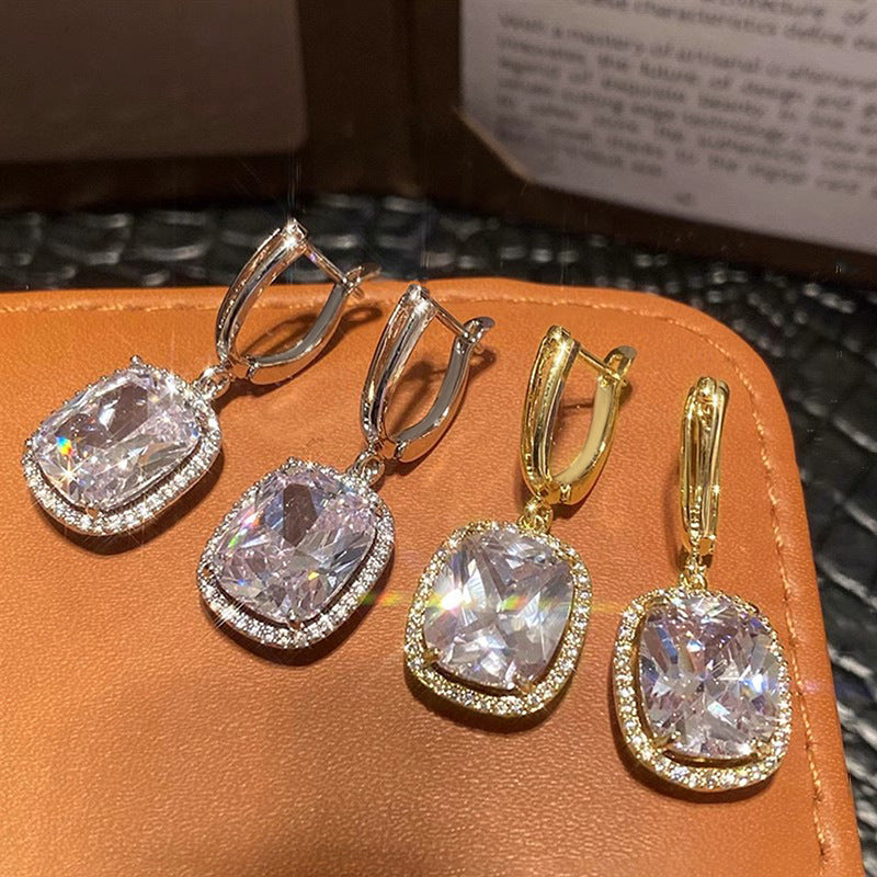 Romanttinen Korvarengas erityisiin hetkiin