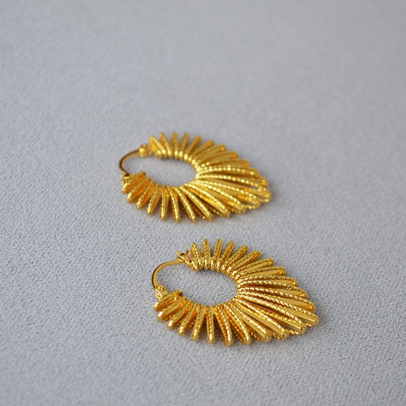 Romanttinen Kulta Korvarengas erityisiin hetkiin