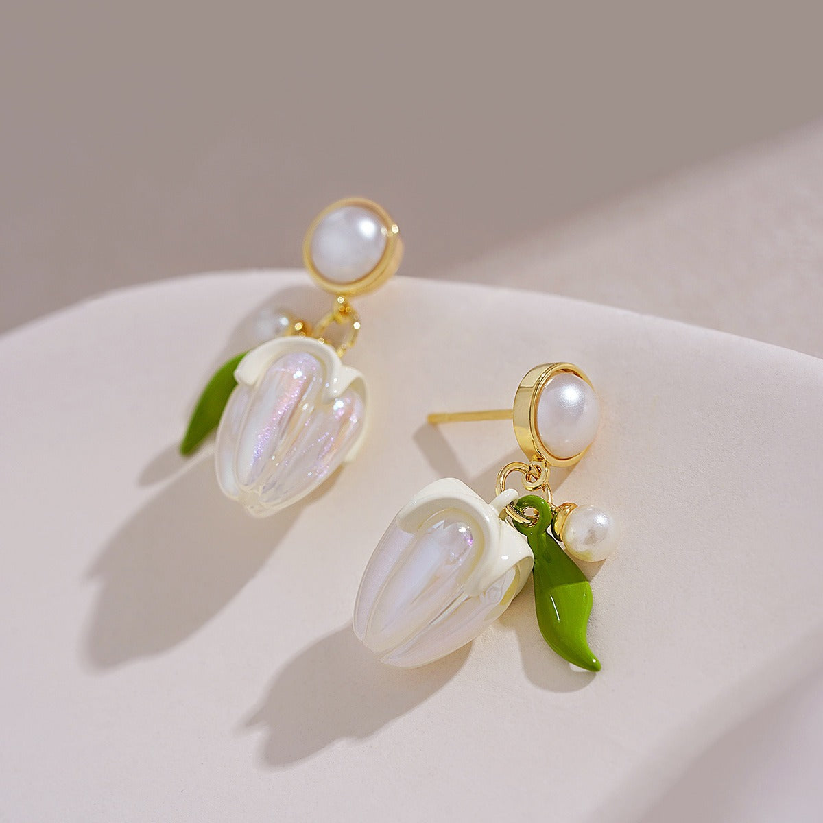 Kaunis Korvarengas ainutlaatuisella tyylillä