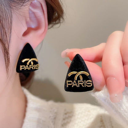 Klassinen Korvarengas ajattomalla viehätyksellä